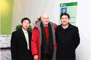 黄博士与诺贝尔奖得主马丁.埃文斯教授